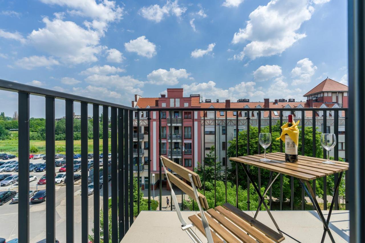 Apartments City View Garbary By Noclegi Renters Poznan Luaran gambar